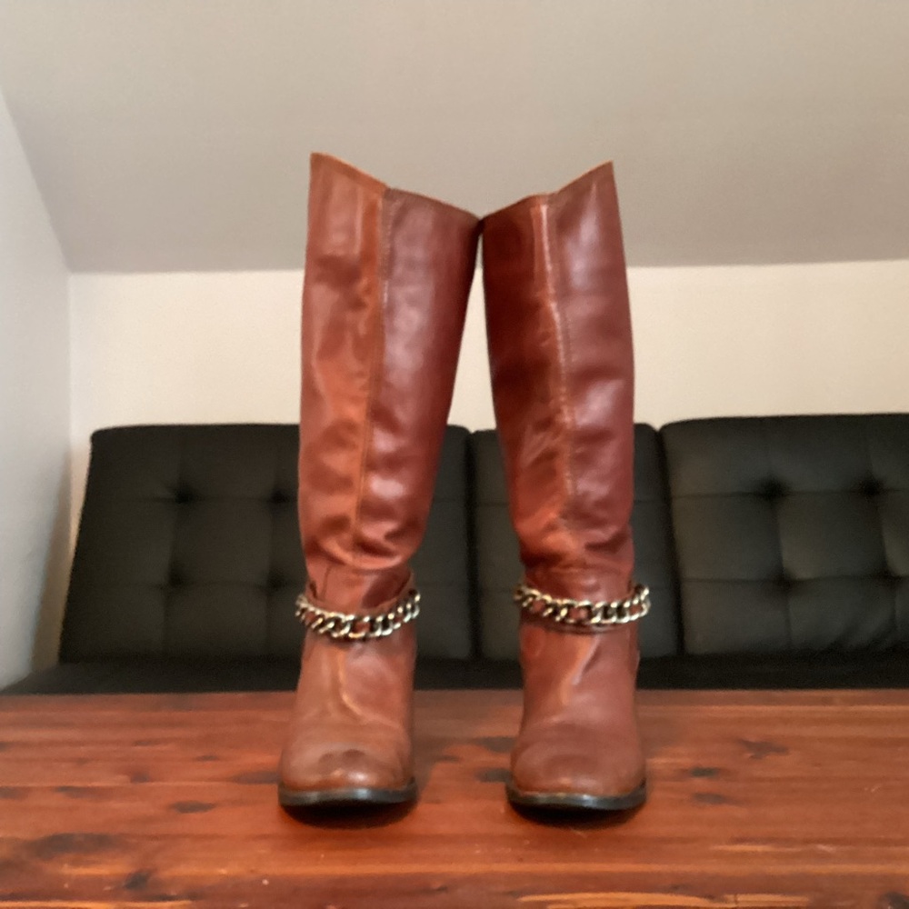 Vintage BC BGenervation Women's Tall Brown Leather Boots with Gold Chain Detail